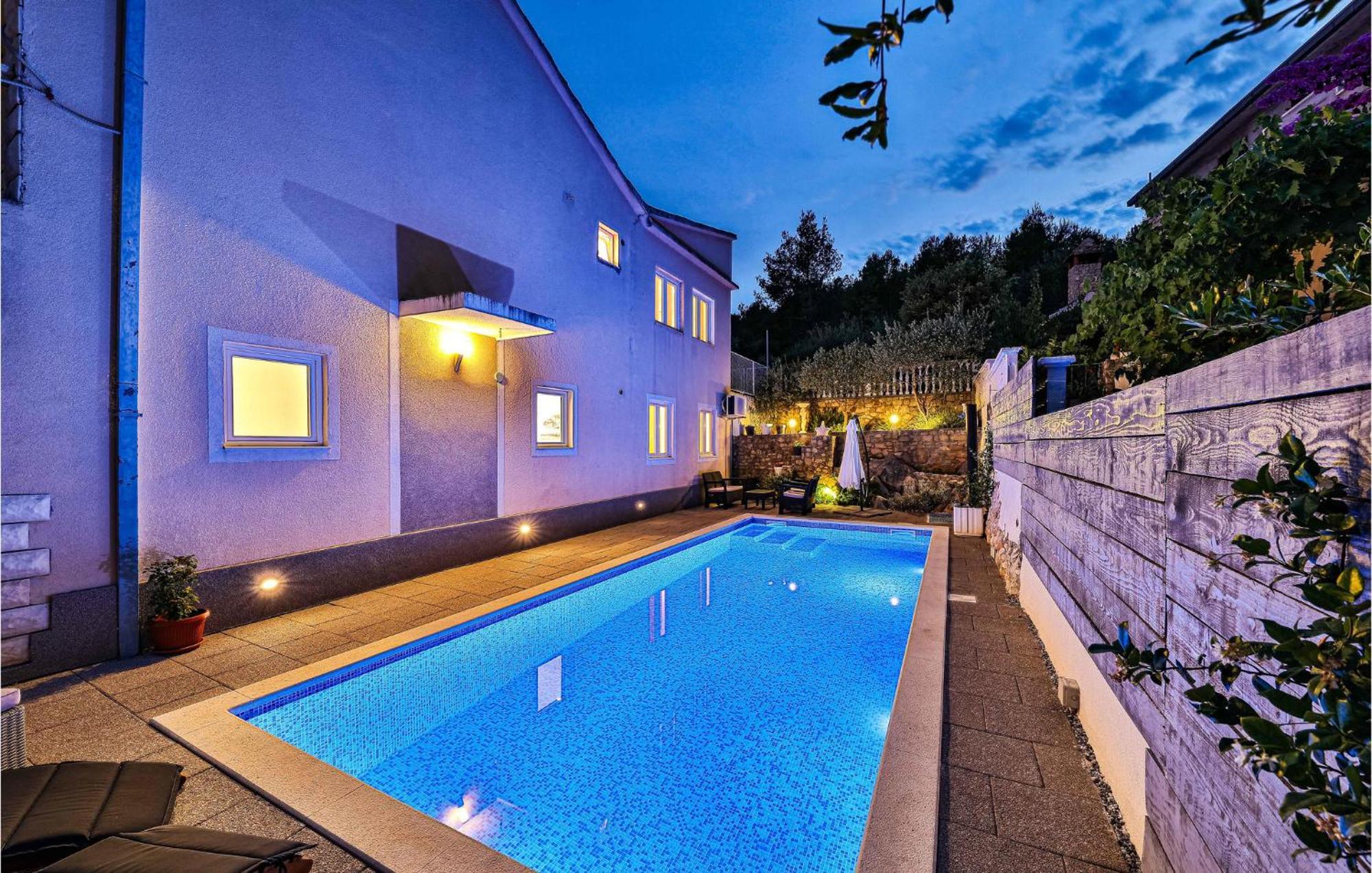 Stunning Home In Marina With Heated Swimming Pool Exterior photo